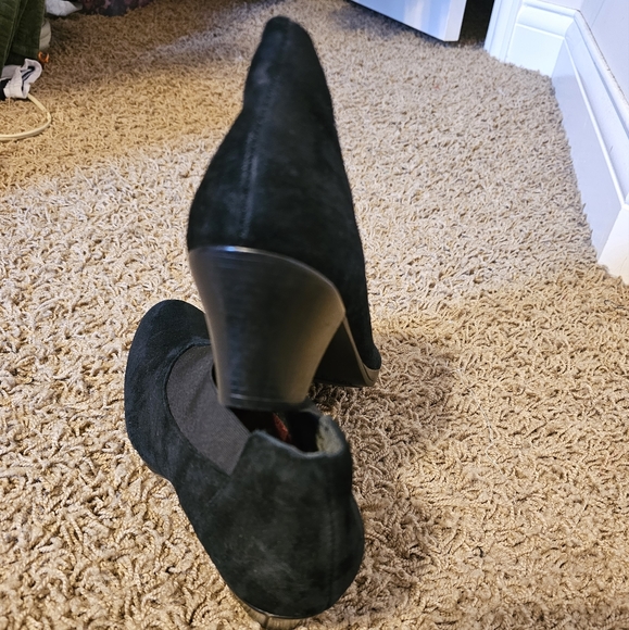 Munro Francee Booties Black Suede Boot Heels Sz 8 - Picture 8 of 10